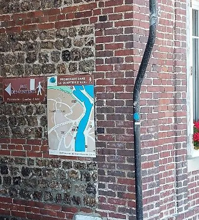 Le Phare Au Pied Du Port * Saint-Valery-en-Caux