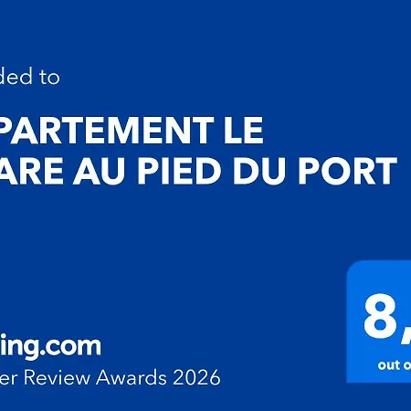 Le Phare Au Pied Du Port